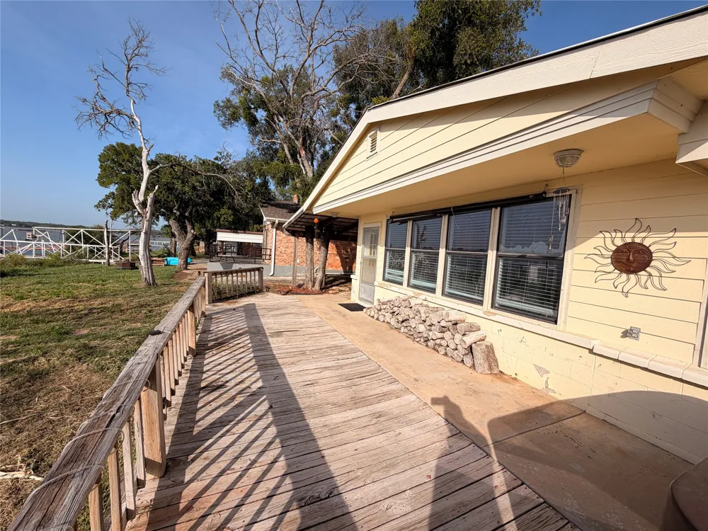 223 Avolyn Drive Brownwood, TX 76801