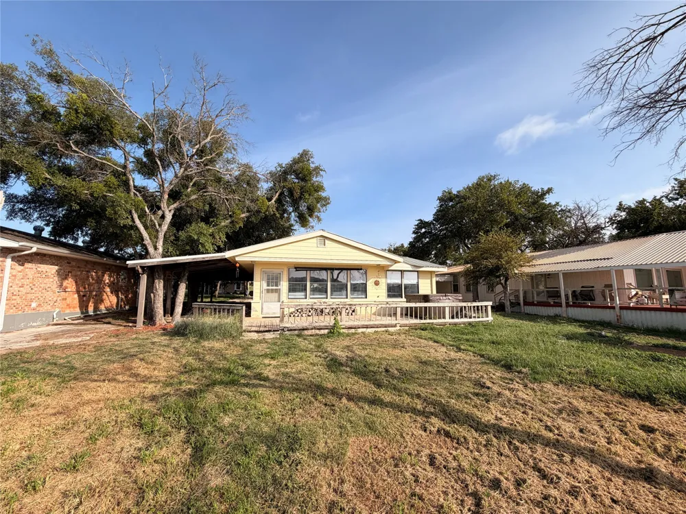 223 Avolyn Drive Brownwood, TX 76801