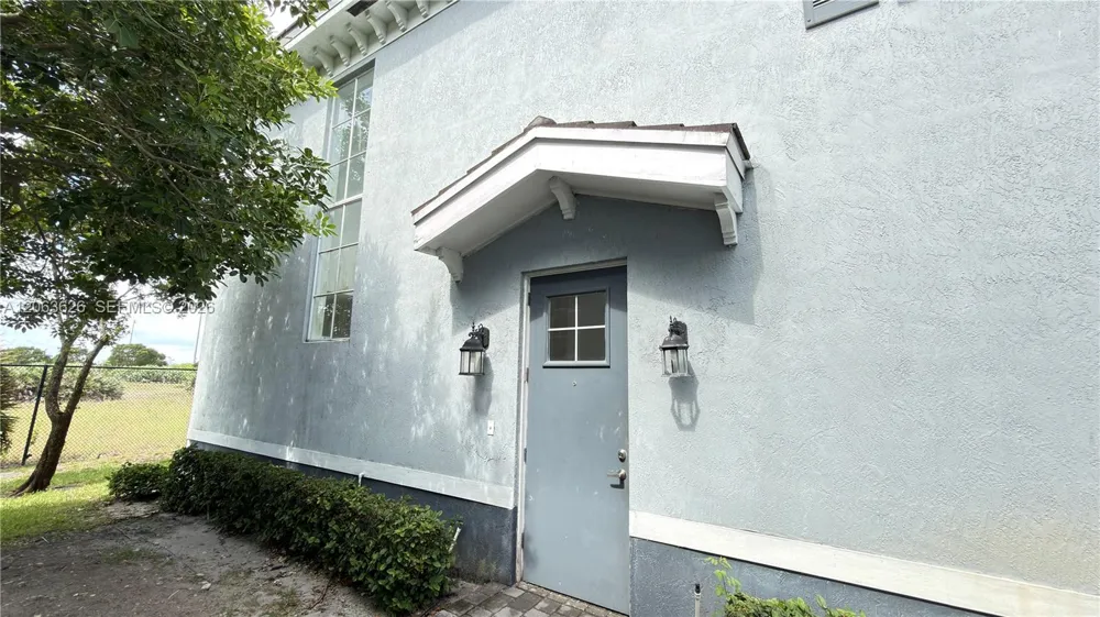 3418 NW 13th St Lauderhill, FL 33311