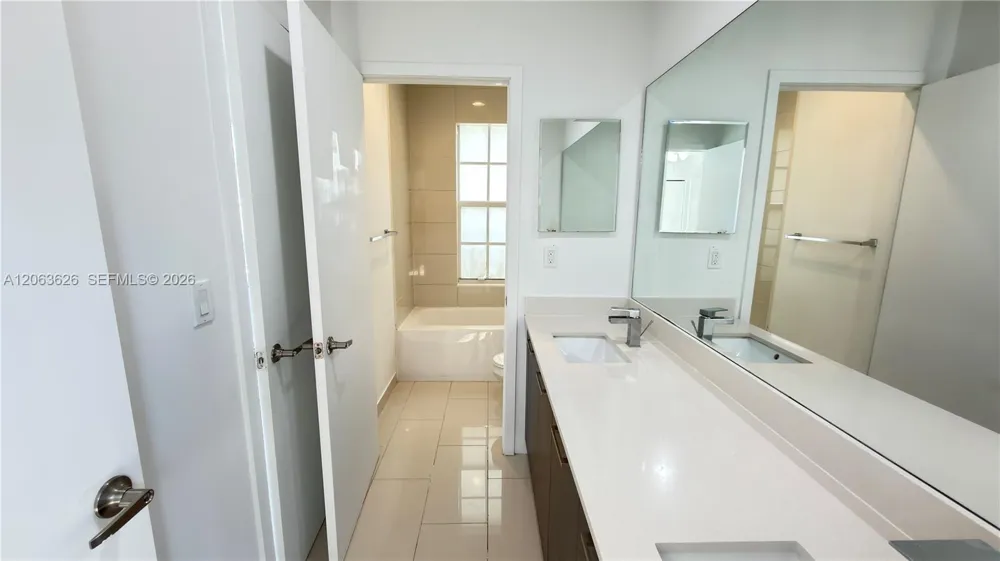 3418 NW 13th St Lauderhill, FL 33311