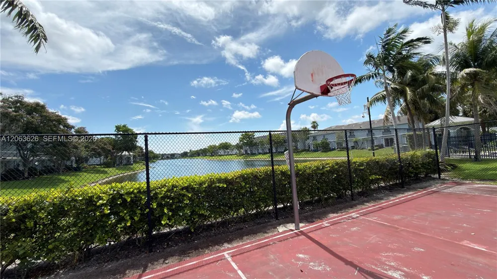 3418 NW 13th St Lauderhill, FL 33311