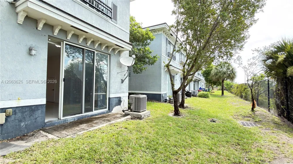 3418 NW 13th St Lauderhill, FL 33311