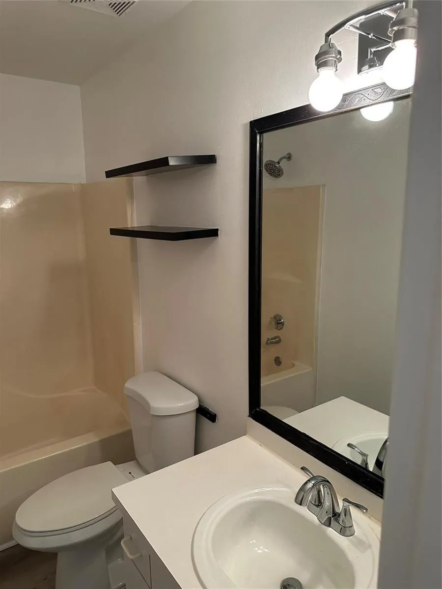 2825 Stoneway Lane #2825 Fort Pierce, FL 34982