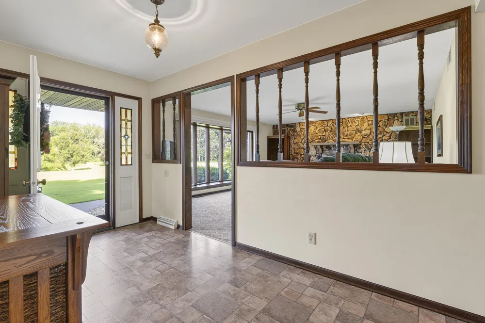 200 560 W Valparaiso, IN 46385