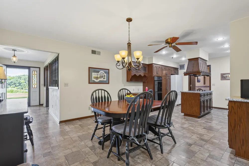 200 560 W Valparaiso, IN 46385