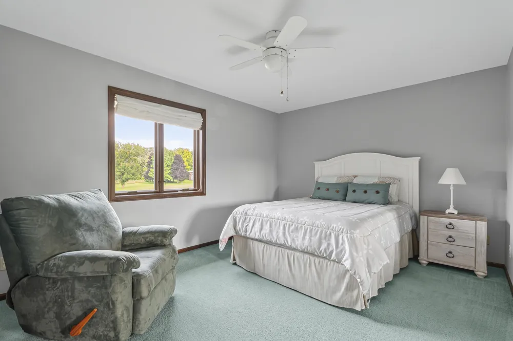 200 560 W Valparaiso, IN 46385