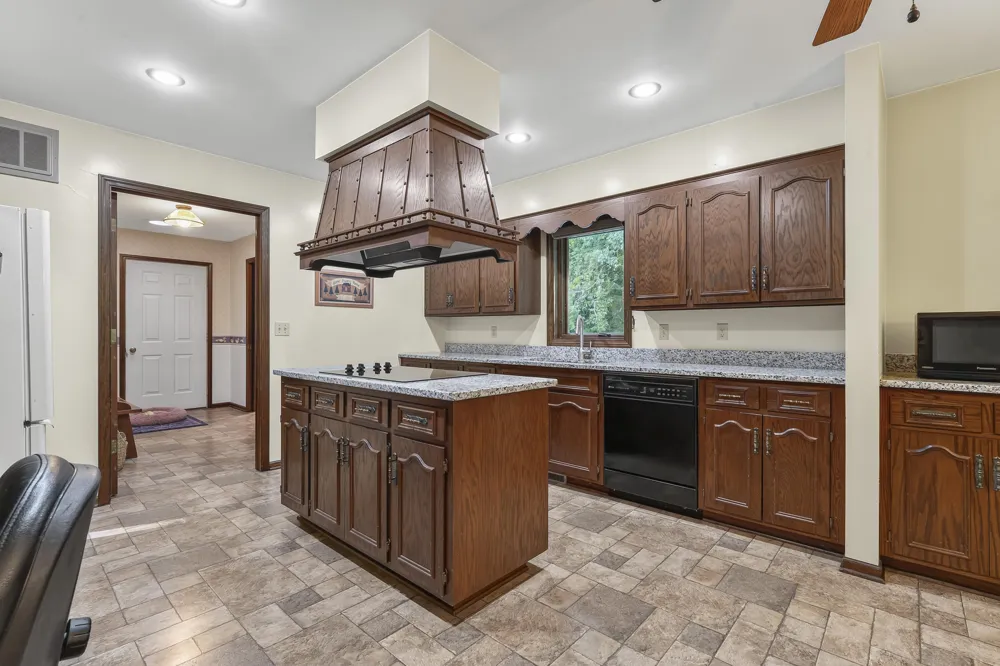 200 560 W Valparaiso, IN 46385