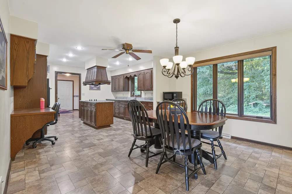 200 560 W Valparaiso, IN 46385