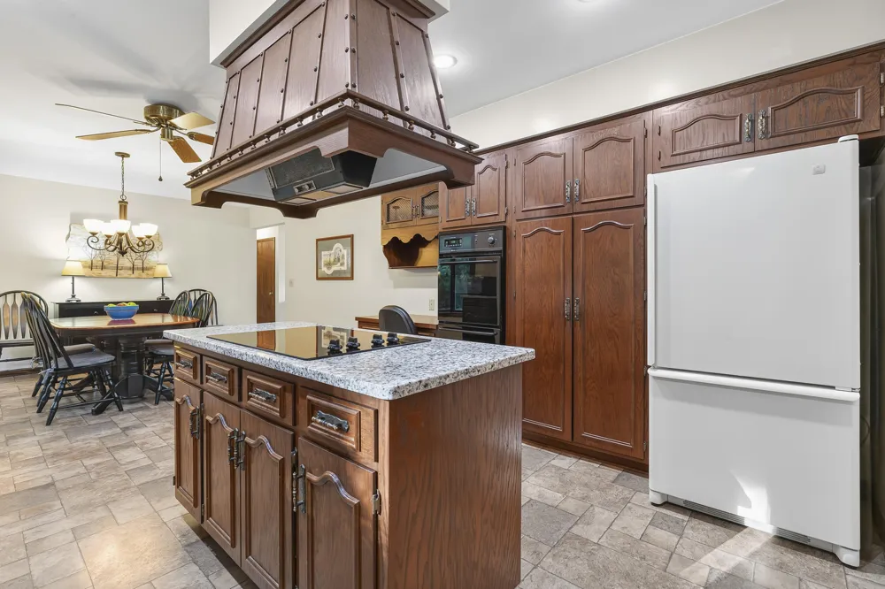 200 560 W Valparaiso, IN 46385