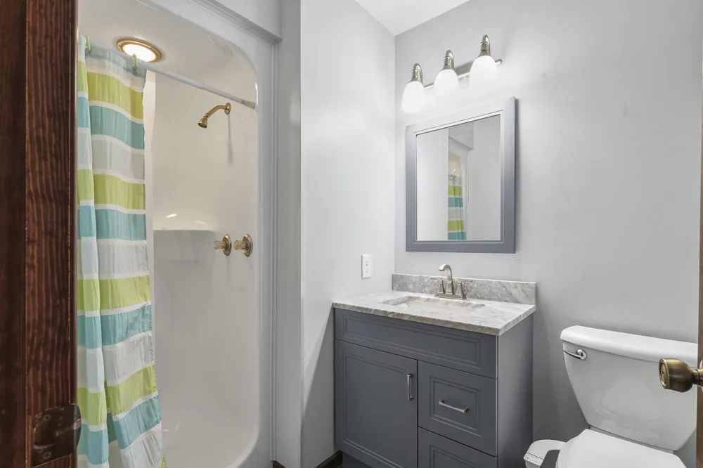 200 560 W Valparaiso, IN 46385
