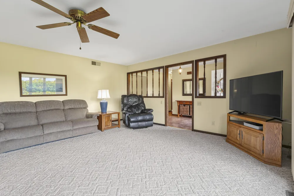 200 560 W Valparaiso, IN 46385