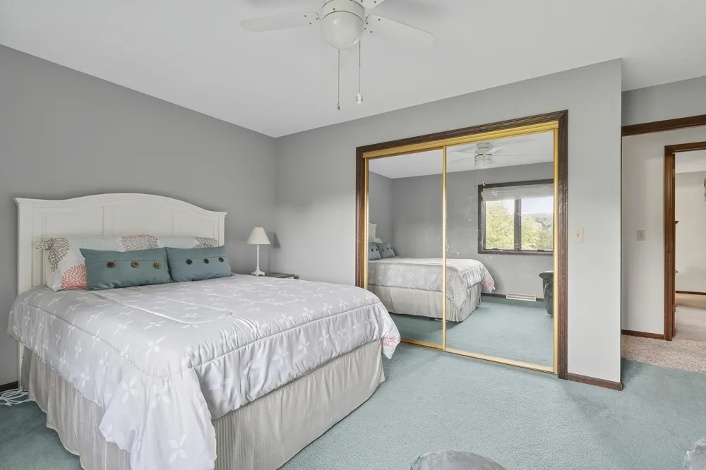 200 560 W Valparaiso, IN 46385