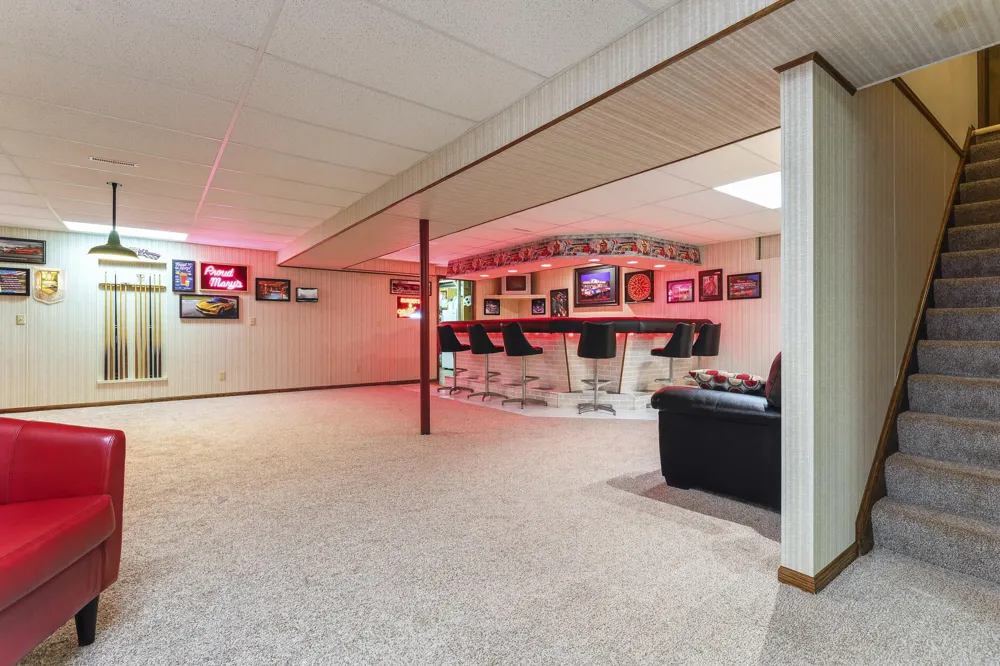 200 560 W Valparaiso, IN 46385