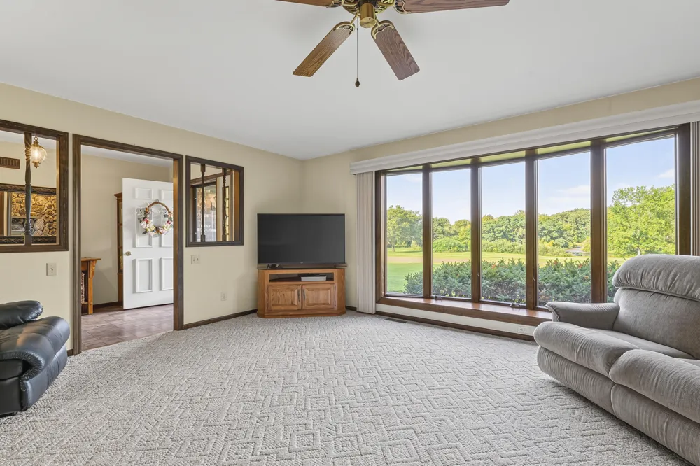 200 560 W Valparaiso, IN 46385