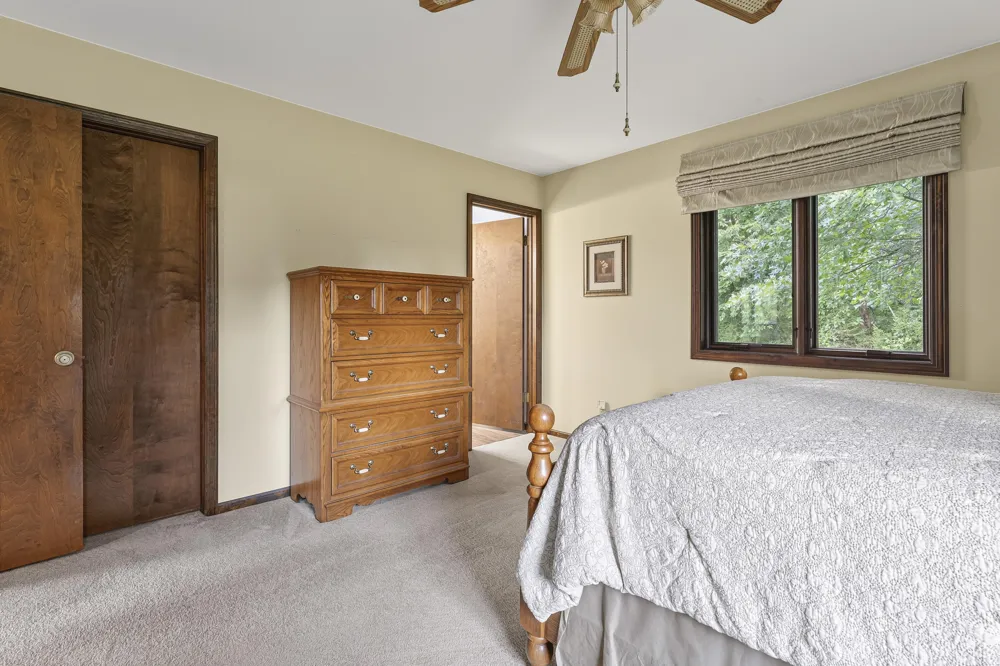 200 560 W Valparaiso, IN 46385
