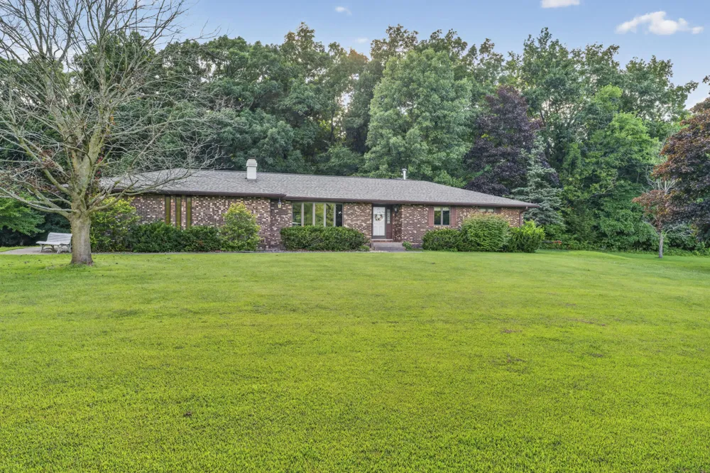 200 560 W Valparaiso, IN 46385