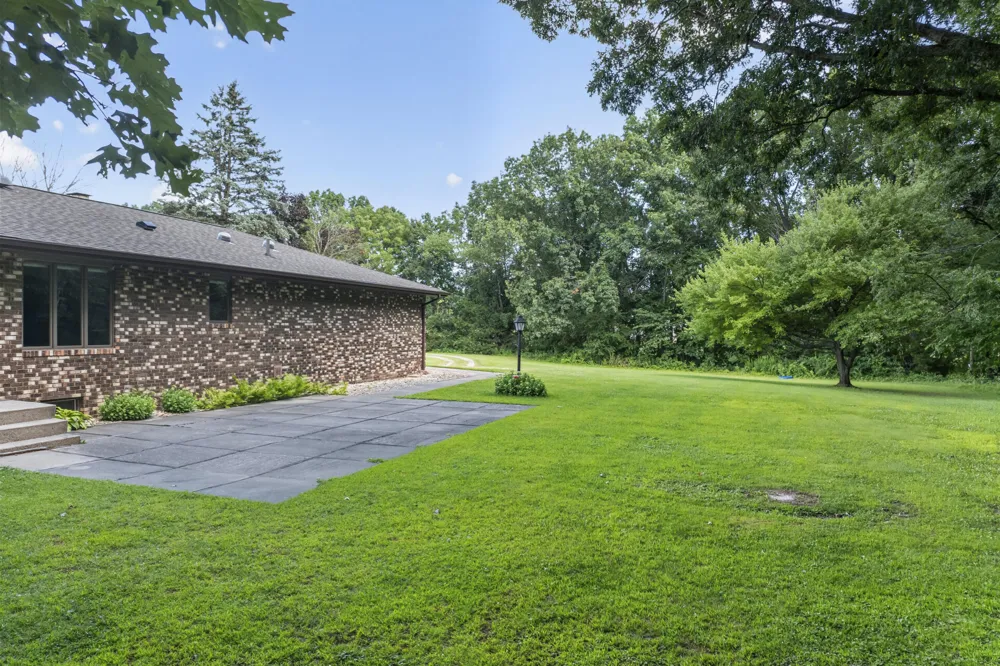 200 560 W Valparaiso, IN 46385
