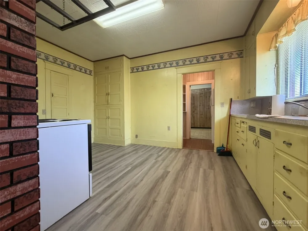 1808 Pacific Avenue Aberdeen, WA 98520