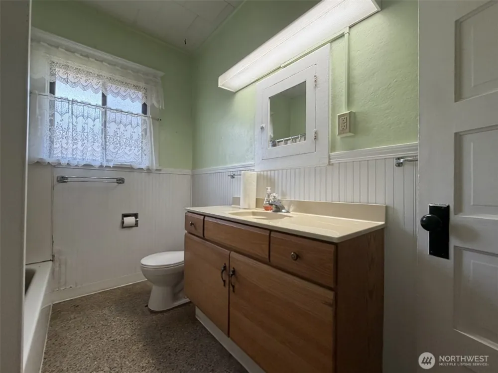 1808 Pacific Avenue Aberdeen, WA 98520