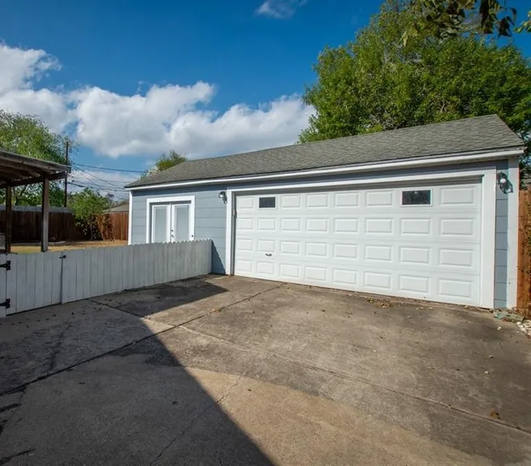 328 S Morningside Street Corpus Christi, TX 78404