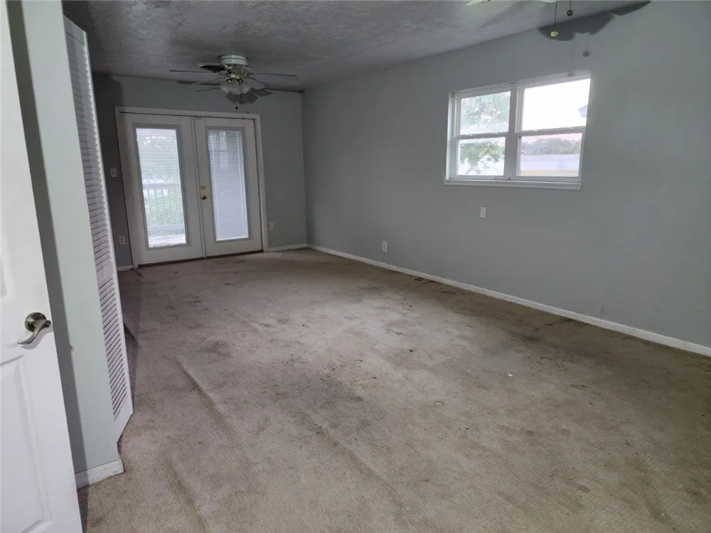 131 Woodhaven Ingleside, TX 78362