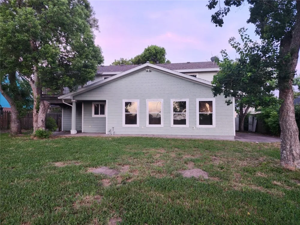 131 Woodhaven Ingleside, TX 78362