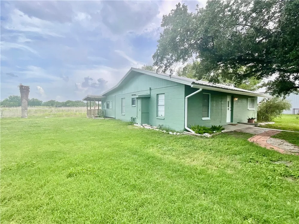 105 CANAL ST Mathis, TX 78368