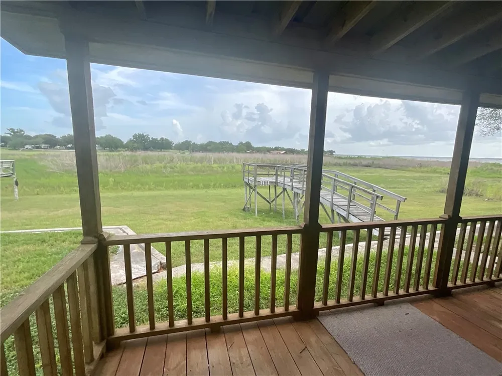 105 CANAL ST Mathis, TX 78368