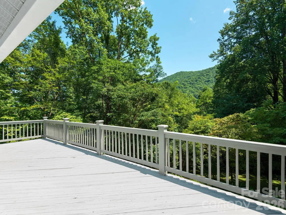 1572 Brushy Fork Road Sylva, NC 28779