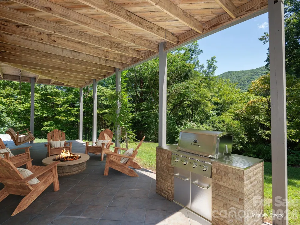 1572 Brushy Fork Road Sylva, NC 28779