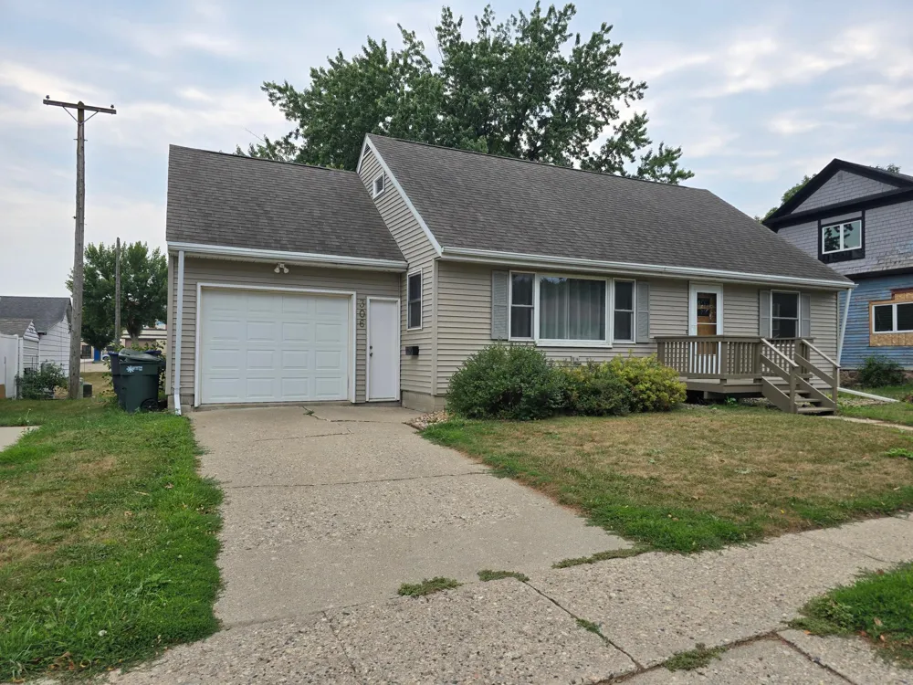 306 E Crawford Street Luverne, MN 56156