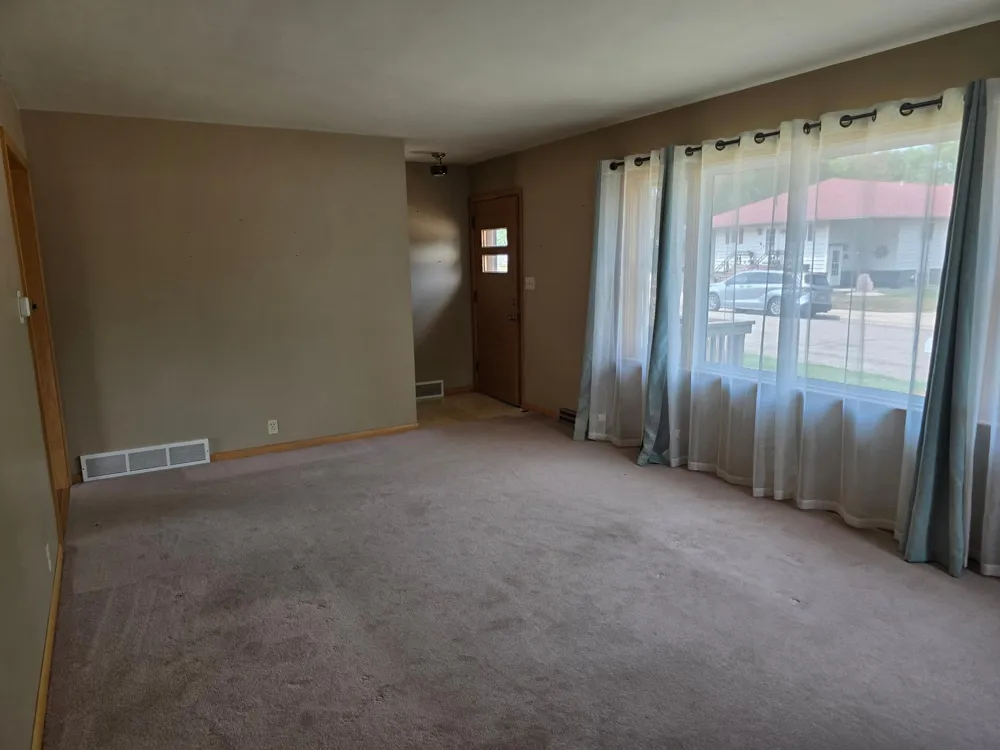 306 E Crawford Street Luverne, MN 56156