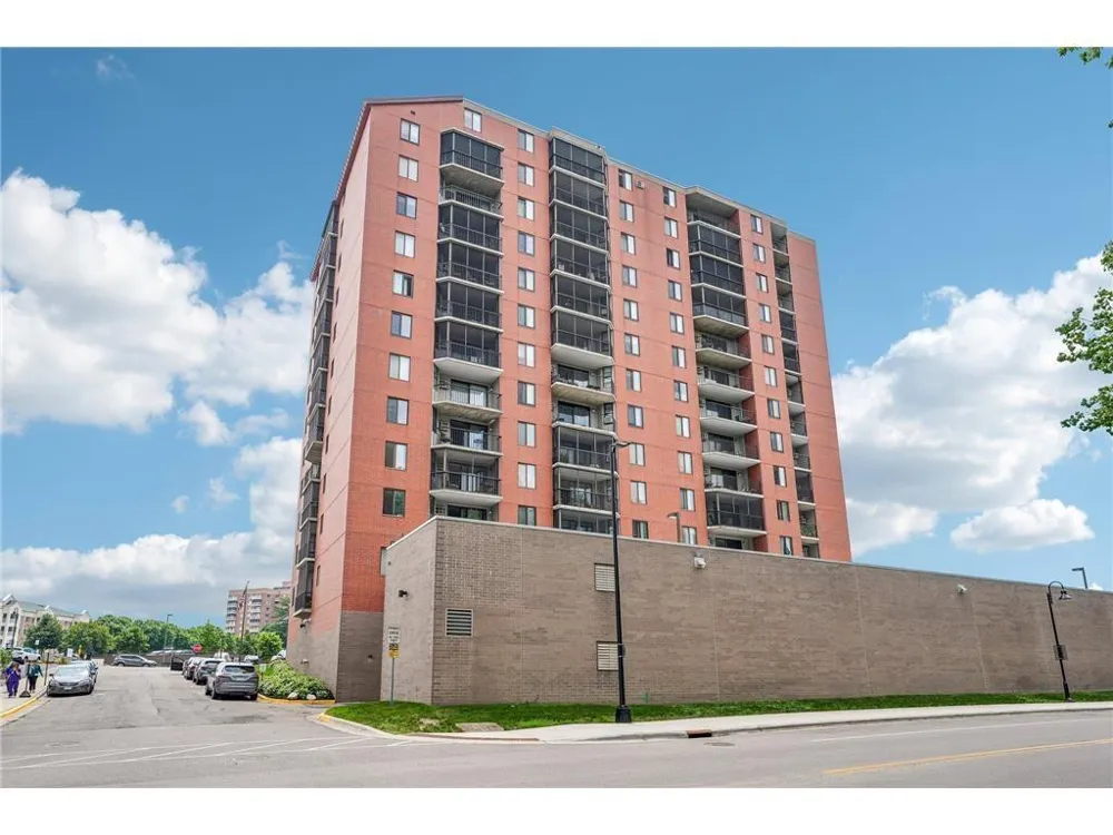 6500 Woodlake Drive #702 Richfield, MN 55423