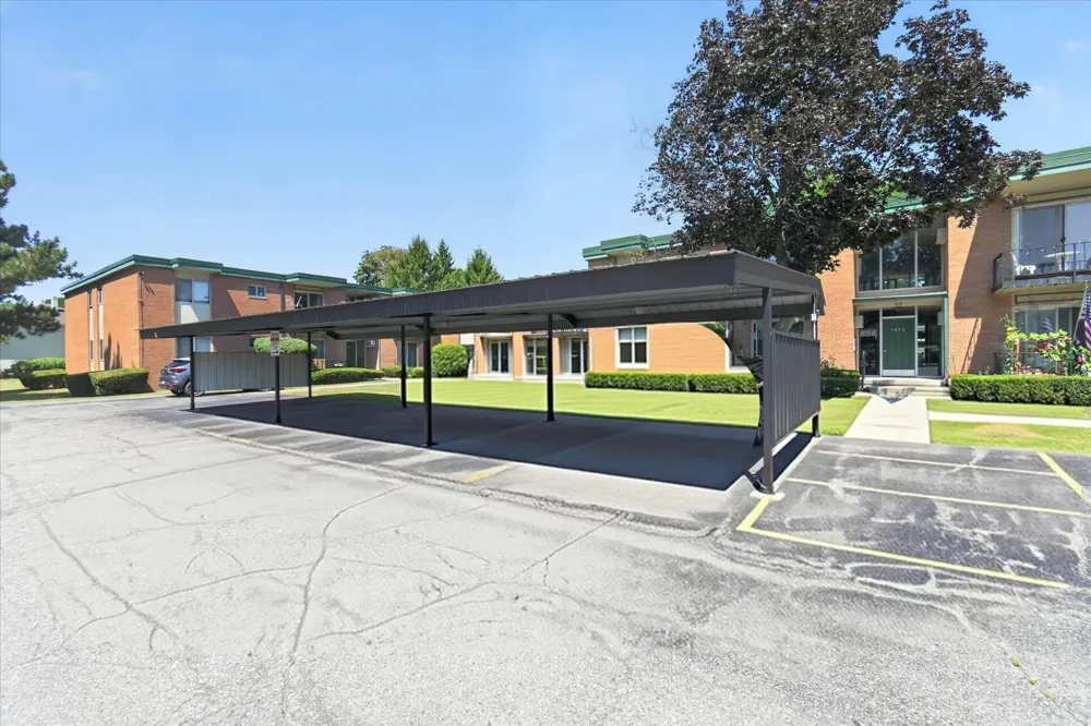 1942 Axtell Drive #3 Troy City, MI 48084