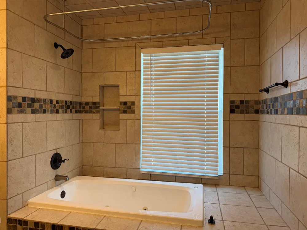 926 Calaveras Street Graham, TX 76450