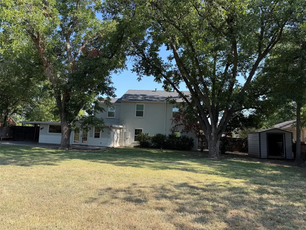 926 Calaveras Street Graham, TX 76450