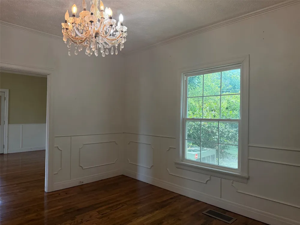 926 Calaveras Street Graham, TX 76450