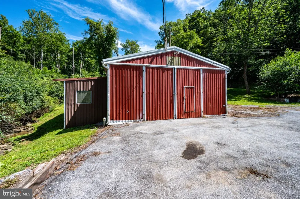 596 CHRISTMAN ROAD Kutztown, PA 19530