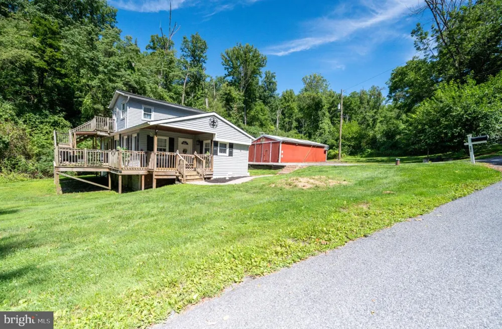 596 CHRISTMAN ROAD Kutztown, PA 19530