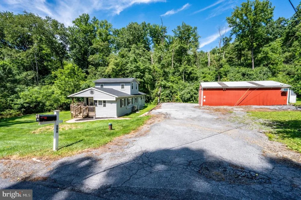 596 CHRISTMAN ROAD Kutztown, PA 19530