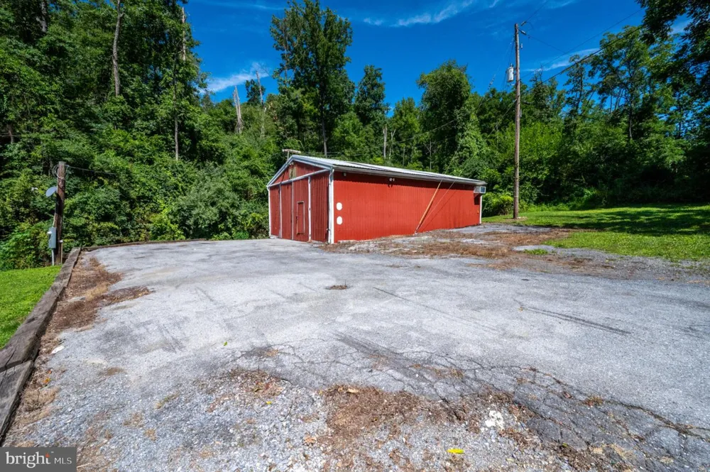 596 CHRISTMAN ROAD Kutztown, PA 19530