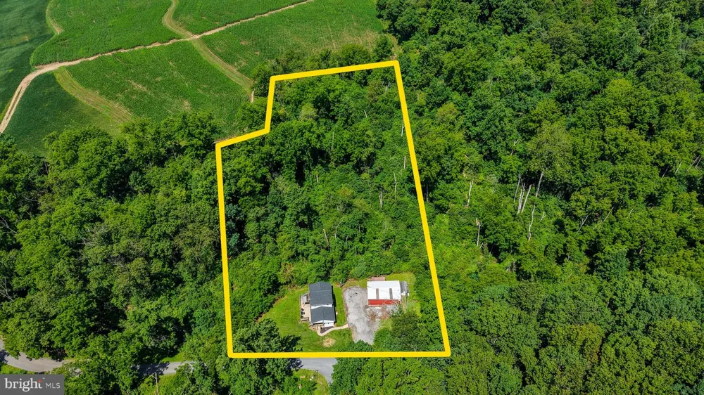 596 CHRISTMAN ROAD Kutztown, PA 19530