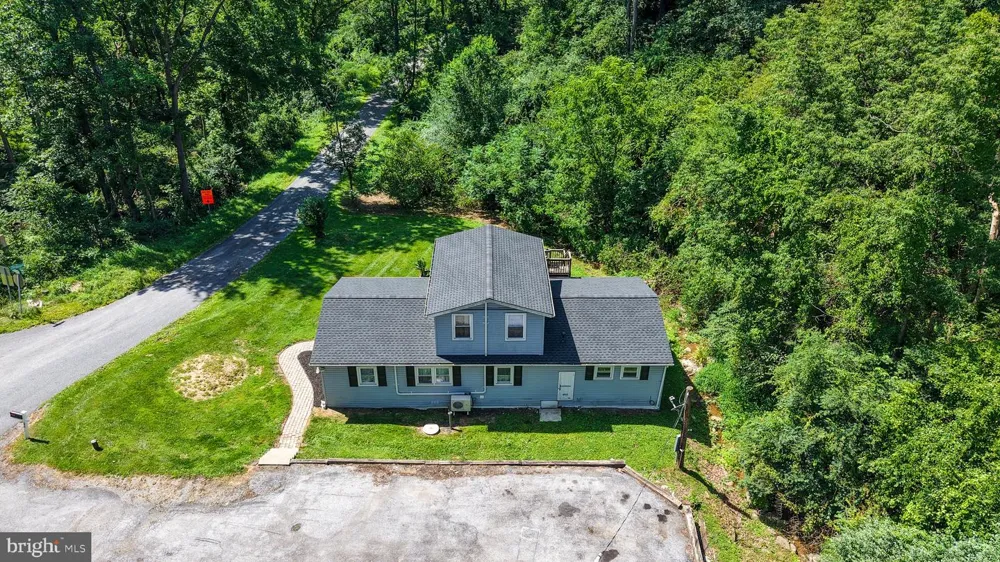 596 CHRISTMAN ROAD Kutztown, PA 19530