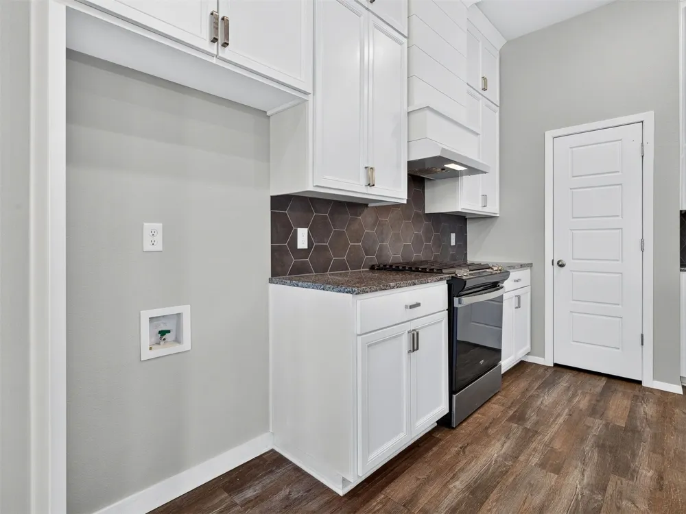 12404 130 EastAvenue Collinsville, OK 74021