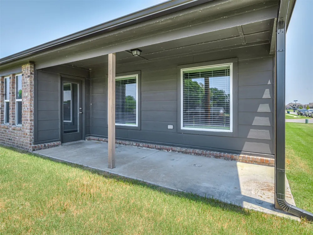 12404 130 EastAvenue Collinsville, OK 74021