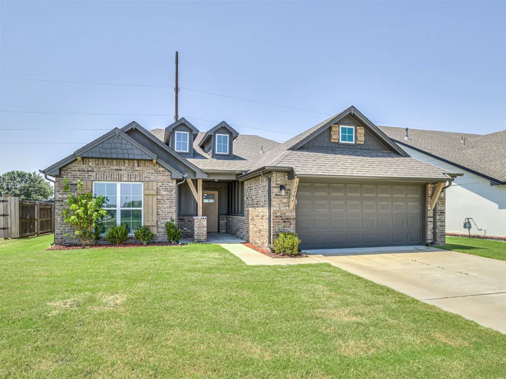 12404 130 EastAvenue Collinsville, OK 74021
