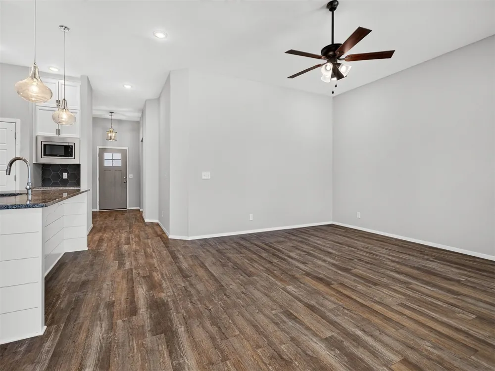 12404 130 EastAvenue Collinsville, OK 74021