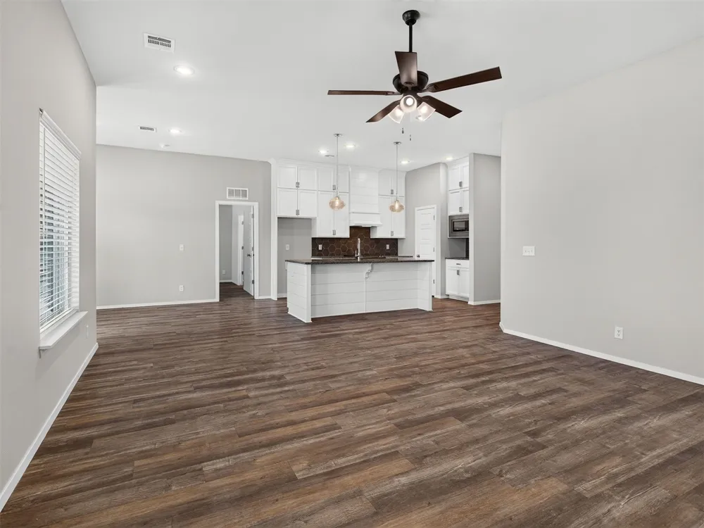 12404 130 EastAvenue Collinsville, OK 74021