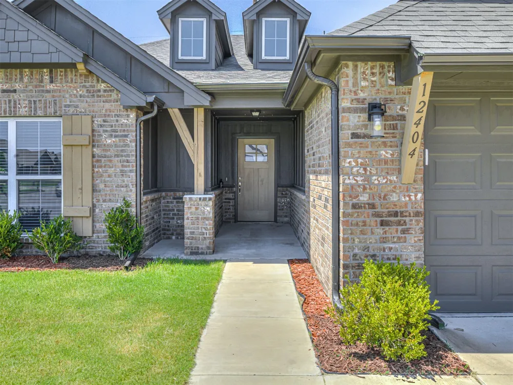 12404 130 EastAvenue Collinsville, OK 74021