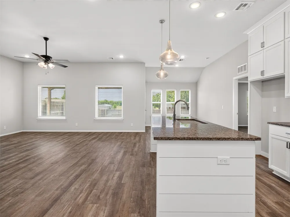 12404 130 EastAvenue Collinsville, OK 74021